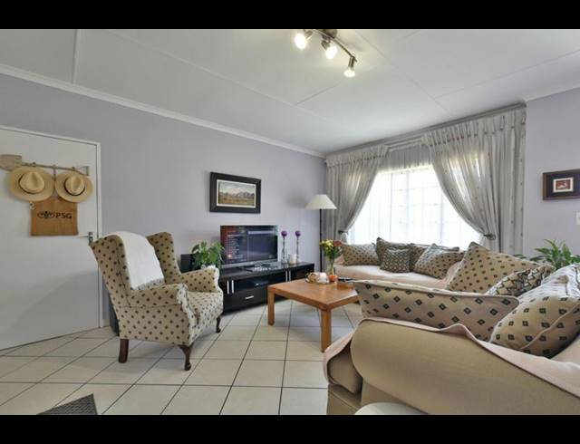 3 BEDROOM HOUSE FOR SALE IN NEWMARKET